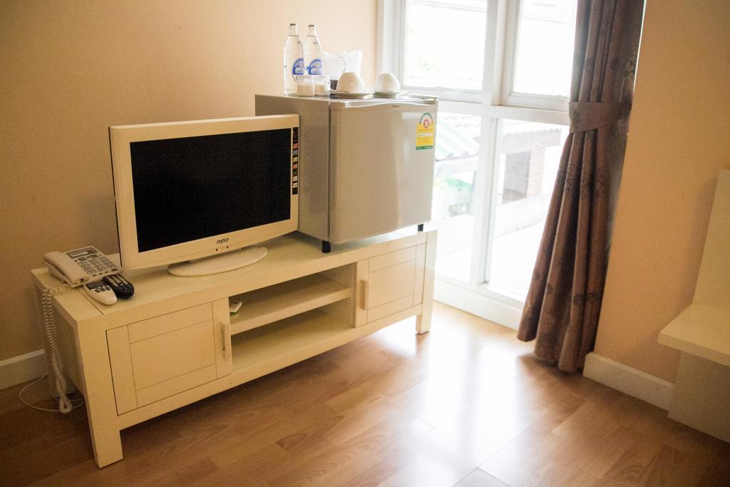 Triple Palms House Hotel Чиангмай Екстериор снимка