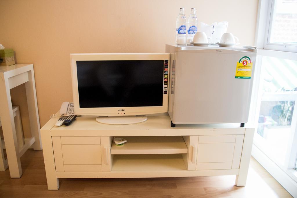 Triple Palms House Hotel Чиангмай Екстериор снимка