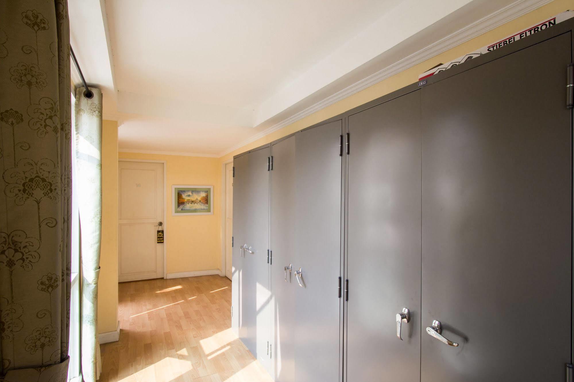 Triple Palms House Hotel Чиангмай Екстериор снимка