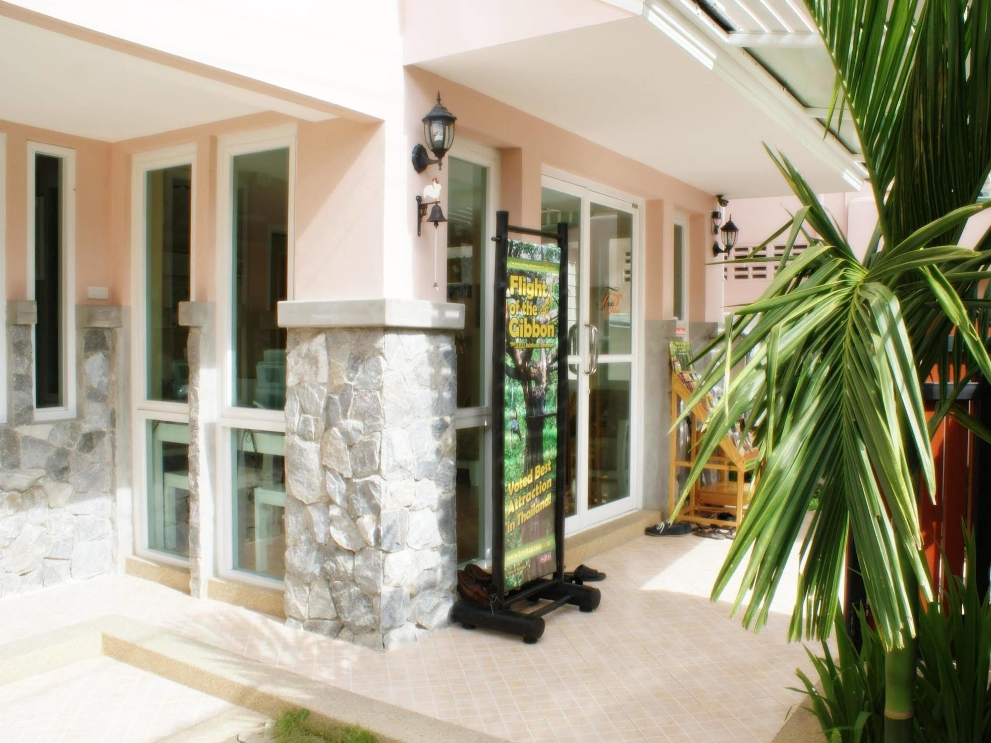 Triple Palms House Hotel Чиангмай Екстериор снимка