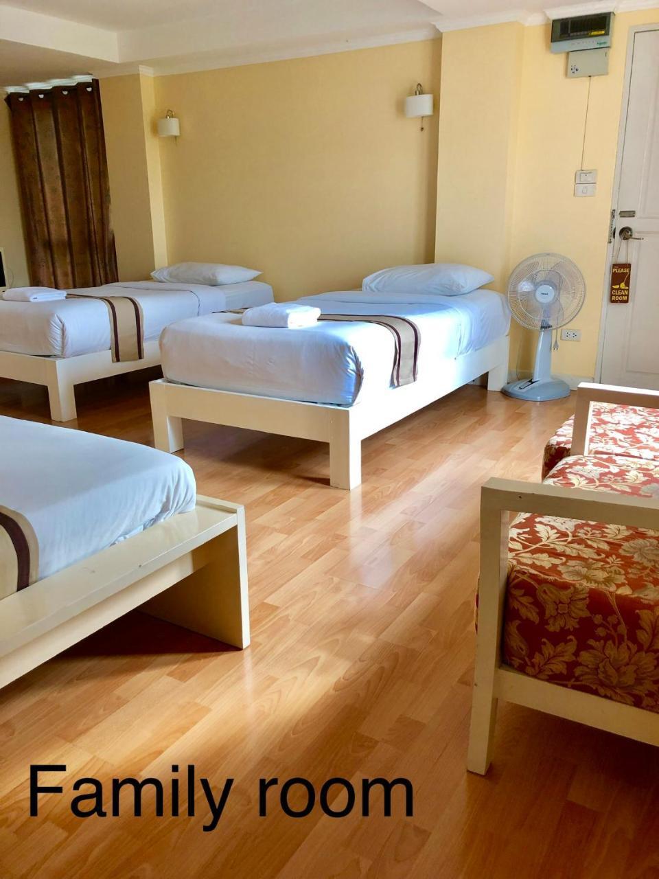 Triple Palms House Hotel Чиангмай Екстериор снимка
